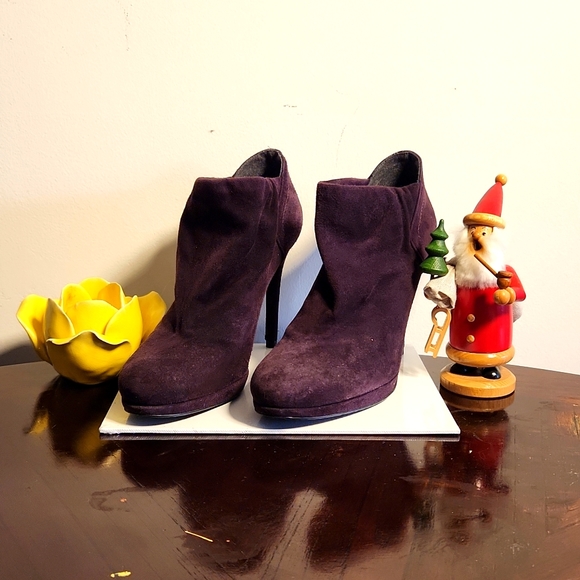 Stuart Weitzman purple suede high heel booties - Picture 3 of 10